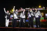 大野智、涙止まらず「26年半ありがとう」嵐が活動終了