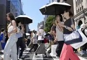 全国で真夏日続出、東京都心も今年初の30度超え 広島では34.8度