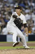 パドレス松井、復帰後5戦連続無失点 ドジャース戦で好投