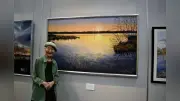水巻の画家が遠賀川描いた油彩画6点を町に寄贈、6月3日から展示会