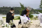 辺野古沖転覆事故から四十九日、運航団体が現場で慰霊