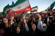 米軍のホルムズ海峡安全航行支援開始、イランは接近すれば攻撃と警告