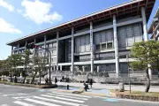 電車内で女性の下着盗撮疑い、大津市職員を現行犯逮捕 容疑否認