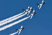 ブルーインパルス、アジア大会開幕日に愛知県上空で展示飛行へ