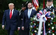 トランプ大統領、戦没将兵記念日にアーリントン墓地で追悼、対イラン作戦犠牲者を称える