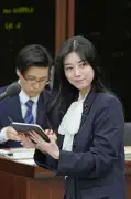聴覚障害の斉藤里恵衆院議員、タブレット音声読み上げで初の一般質疑