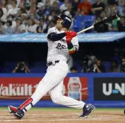 ヤクルト・サンタナが同点２ラン、西武と延長十二回引き分け