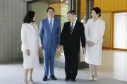 天皇皇后両陛下、フィリピン大統領夫妻を御所に招き離日あいさつ 初の形式