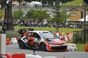 WRCラリージャパン開幕、鞍ケ池公園でシェイクダウンに歓声