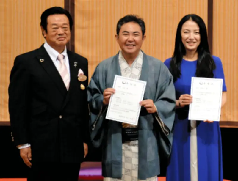 那須町が二地域居住伝道師第1号に林家三平さん夫妻を委嘱