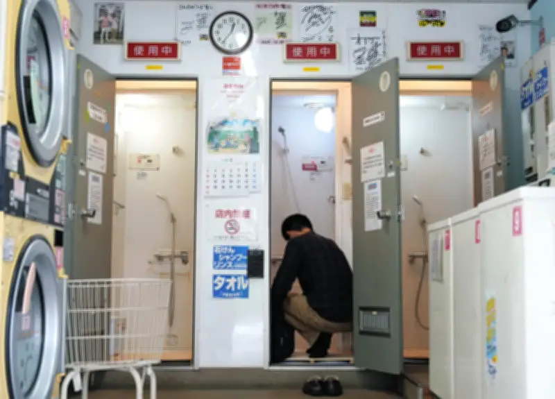 コインシャワーは社会的インフラ？年収200万円台男性の訴えと減少する施設の実態