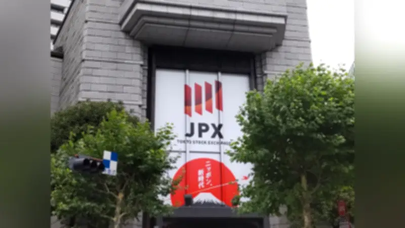 日経平均終値2563円安、6万4024円 半導体株が全面安