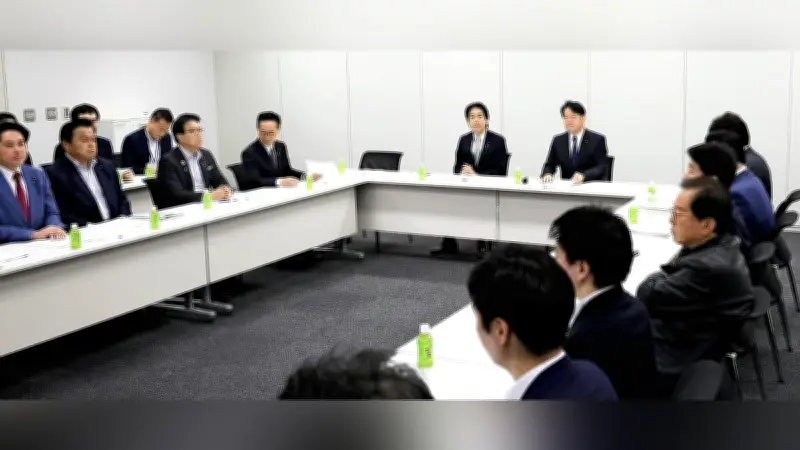 食料品消費税「来年4月から1%」案有力、首相が月中に最終判断へ