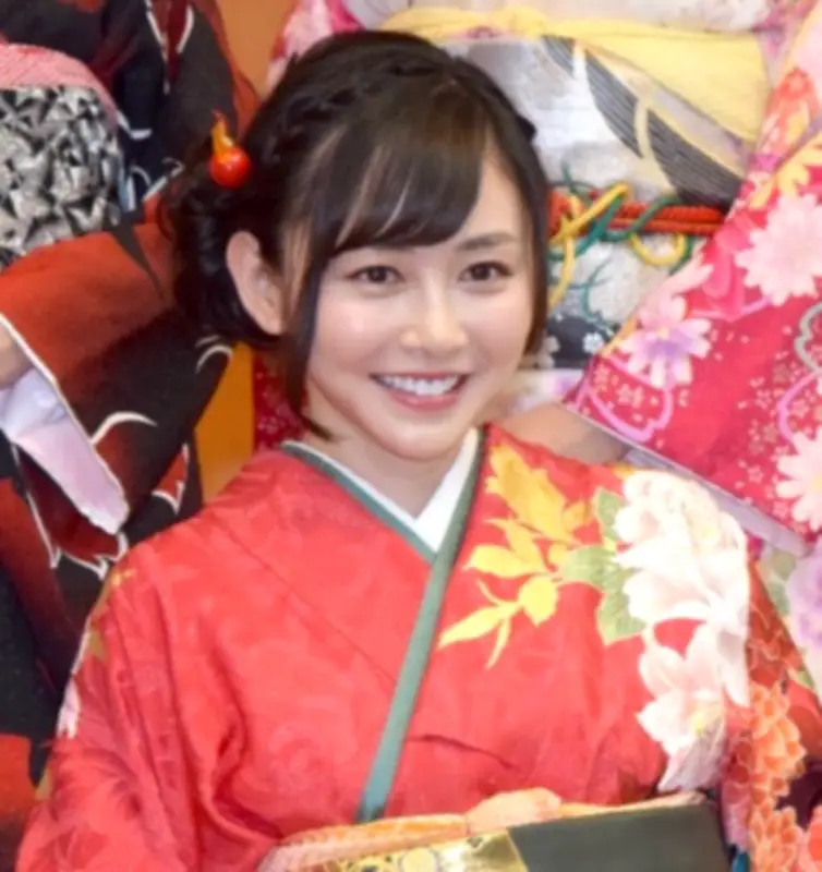 杉原杏璃、44歳誕生日にビキニ姿披露　変わらぬ美スタイルに絶賛の声