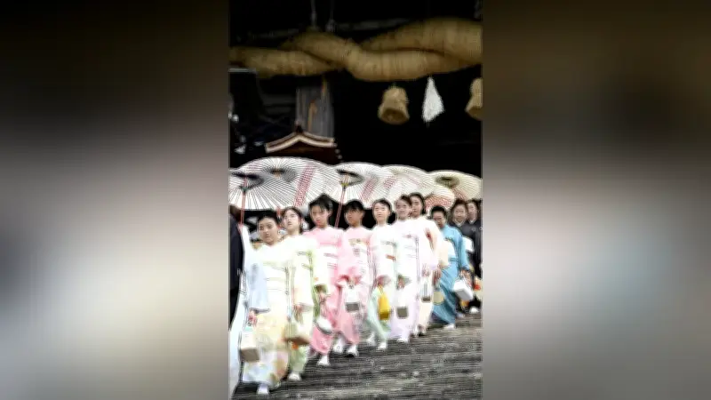 長崎くんち「小屋入り」で稽古開始　踊町の自治会長「感動与えたい」