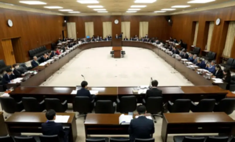 自民が緊急事態条項創設を主張、立民は任期延長改憲に反対