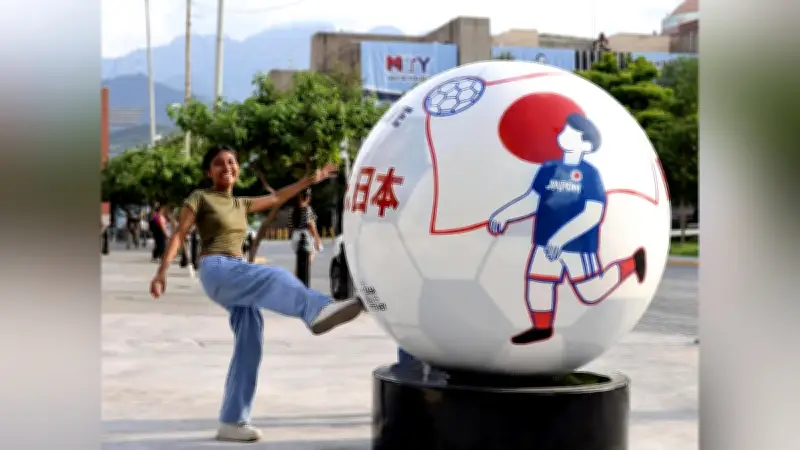 メキシコ・モンテレイに日本応援モニュメント「ようこそ、日本」と日本語表示