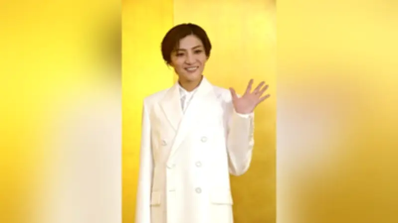 宝塚歌劇団月組トップコンビ鳳月杏さんと天紫珠李さんが来年３月に退団へ