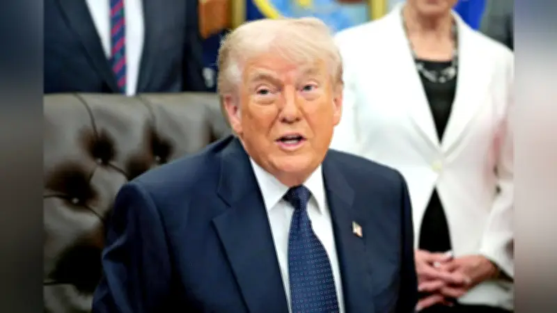 トランプ氏、キューバを「破綻国家」と非難 大統領や家族ら制裁対象に