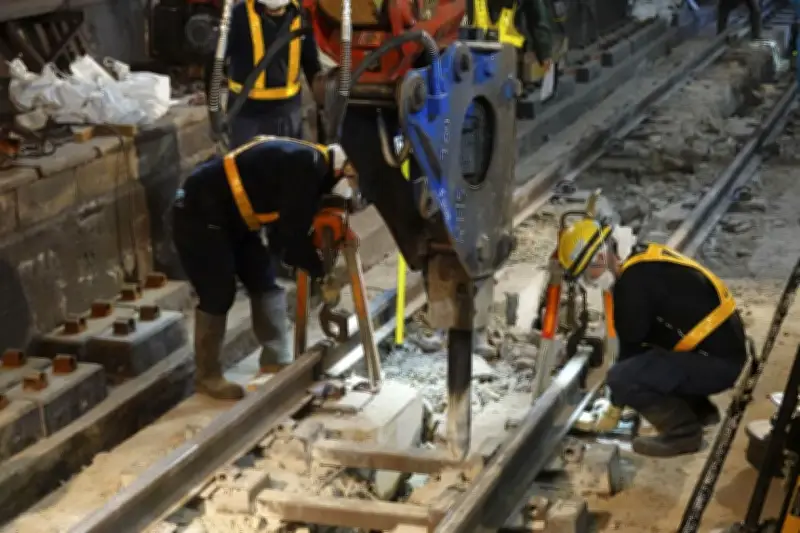 ＪＲ東日本、横須賀線トンネル内で昼間のレール交換作業を公開　効率化へ