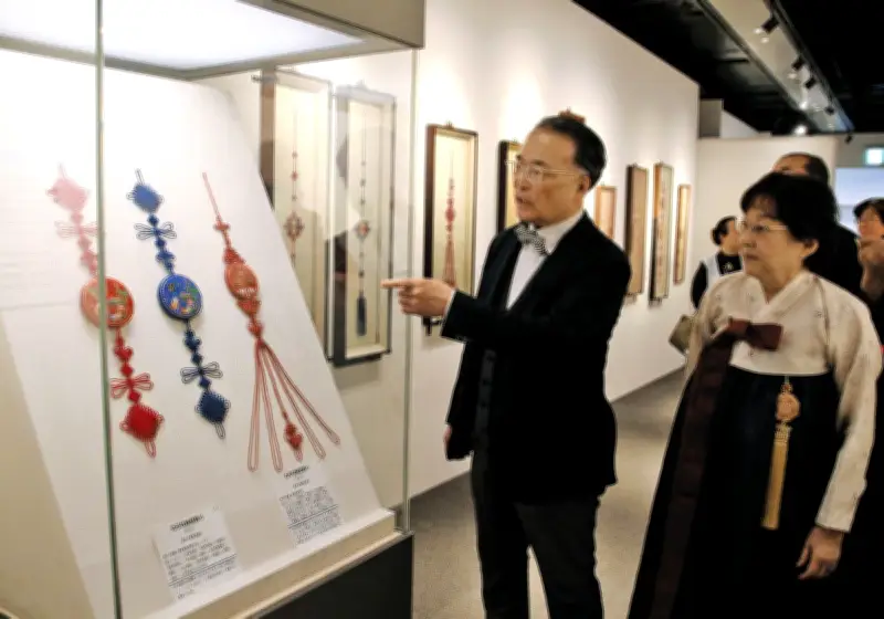 韓国の手仕事が光る美意識 刺しゅう小物や生活道具を紹介する企画展 横浜で開催中