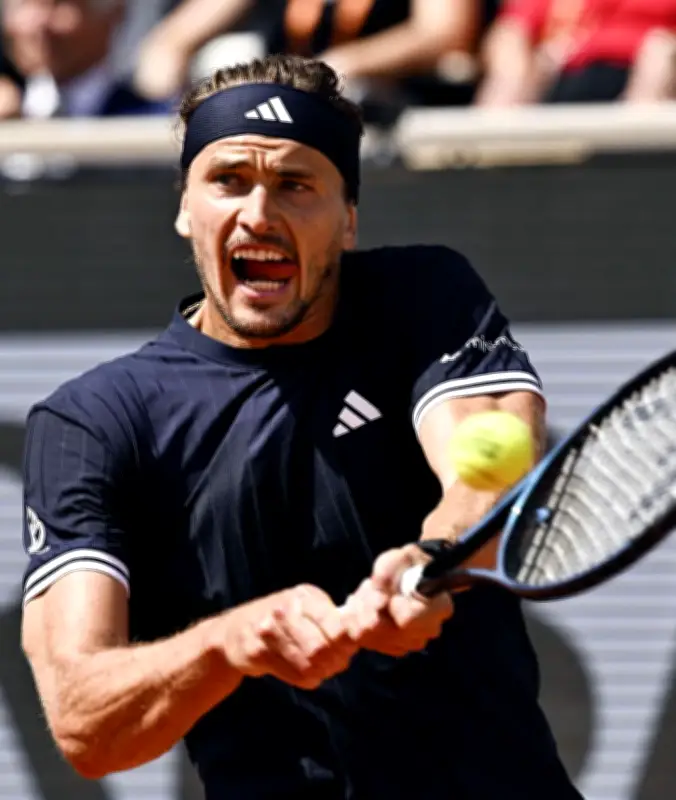 ズベレフ、全仏テニス初優勝　イタリアのコボリを破り四大大会初制覇