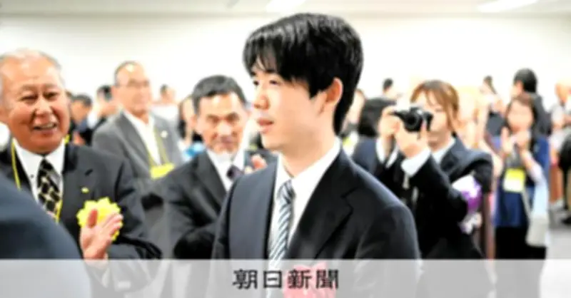 藤井聡太名人、祝勝会に出席し「近代将棋の父」ゆかりの地を訪問