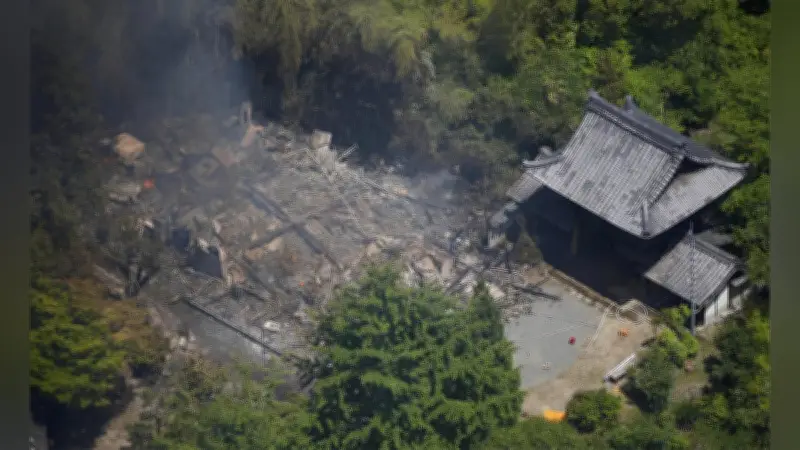 京都・亀岡の千手寺で火災、庫裏全焼 住職「ボンという音で外に出ると火柱」