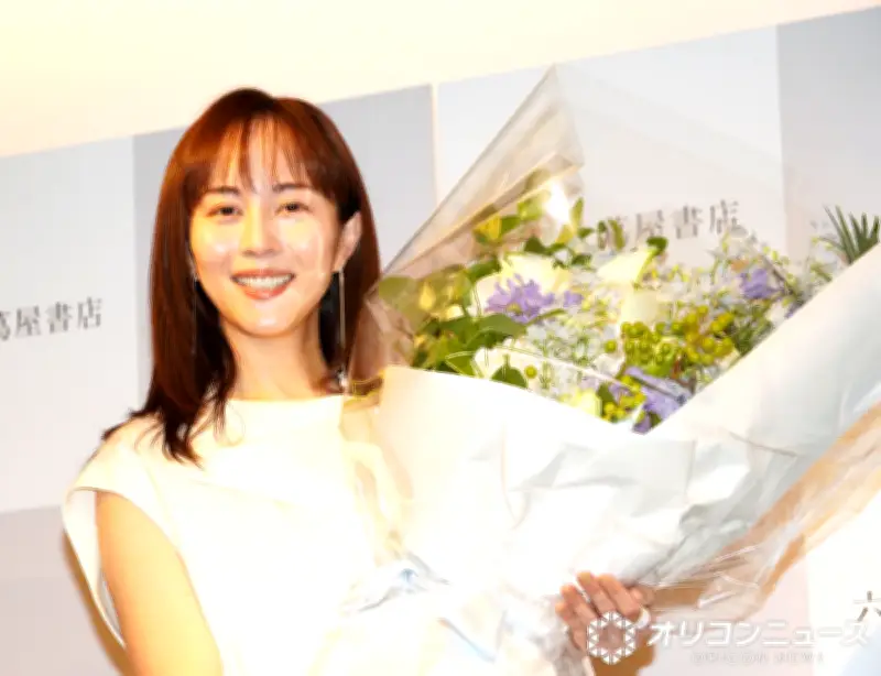 比嘉愛未、芸能生活20年の孤独と感謝をエッセイで綴る「ラブレターのような一冊」