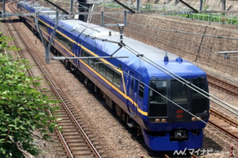 JR東日本253系1000番代、青基調の新デザインに変更　20周年記念列車運転