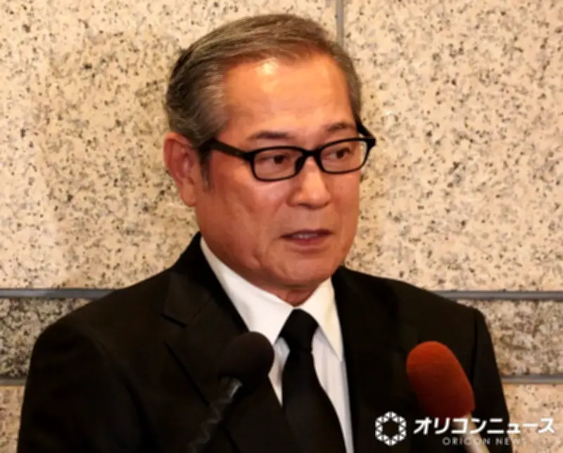 松平健、中村玉緒さん通夜で別れ「長い間お疲れさまでした」