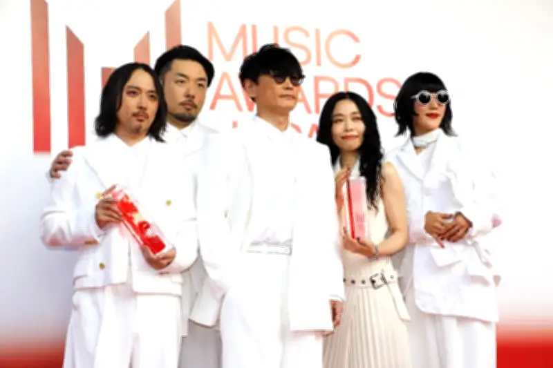 サカナクション「怪獣」でMAJ最優秀楽曲賞、山口一郎が休養明けの復活劇語る