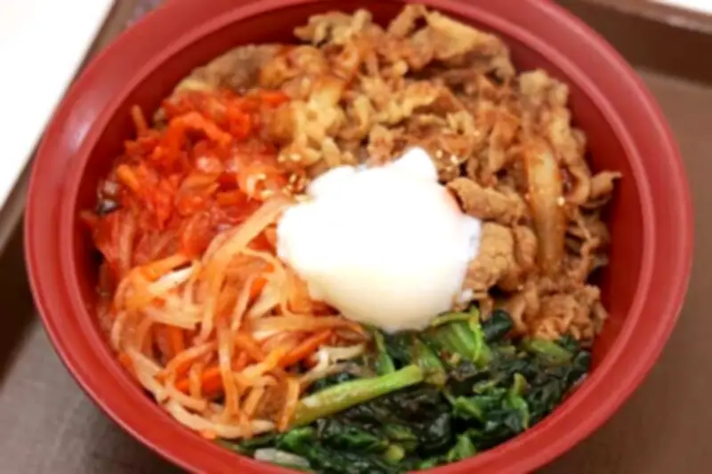 すき家「おんたまビビンバ牛丼」実食レビュー！野菜も肉も大満足の一杯