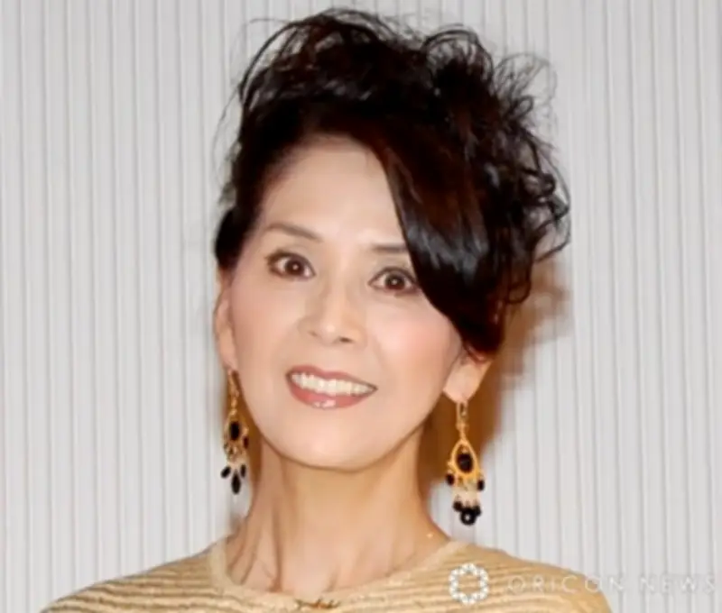 柏木由紀子、70代でZARA着こなし「大人デニムコーデ」披露に絶賛の声