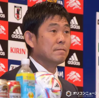 サッカーW杯日本代表戦、AT&Tスタジアムが満員に チアリーダーズも登場