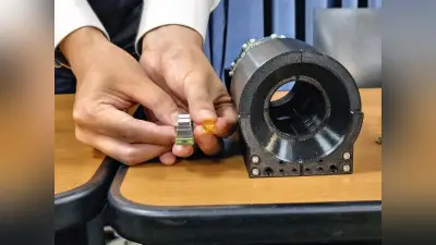 マウスの脳を高精細に撮影できるPET装置を開発、量研機構が創薬研究の効率化に期待