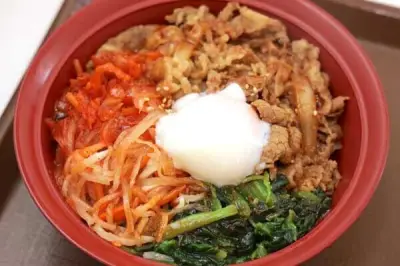 すき家「おんたまビビンバ牛丼」実食レビュー！野菜も肉も大満足の一杯