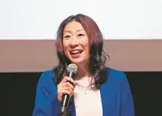 岸本聡子氏、杉並区長選で2期目へ決起集会「対話の区政」継続を訴え