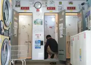 コインシャワーは社会的インフラ？年収200万円台男性の訴えと減少する施設の実態