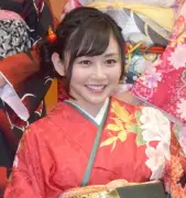 杉原杏璃、44歳誕生日にビキニ姿披露　変わらぬ美スタイルに絶賛の声