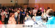 中高年がディスコに熱中、糖尿病改善も 汗だくで踊るシルバーディスコの魅力