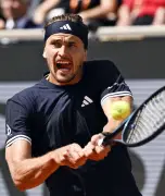 ズベレフ、全仏テニス初優勝　イタリアのコボリを破り四大大会初制覇