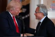 トランプ氏口座で大量証券売買、政権と密接企業も含まれ信頼毀損の声