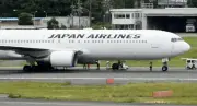 パンク日航機、異常な振動確認　滑走路金属板浮き上がり関連調査