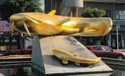 埼玉・吉川市「なまずの里」を散策！金色の像やマンホール、ナマズ料理も