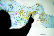 イラン、停戦合意直前にホルムズ海峡通航料条項を追加か 報道