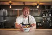 天下一品、鳥羽周作シェフ監修の夏季限定「すだち香る あっさり冷やし麺」7月1日発売