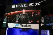 スペースXがナスダック上場、12兆円調達 マスク氏は世界初の1兆ドル長者に